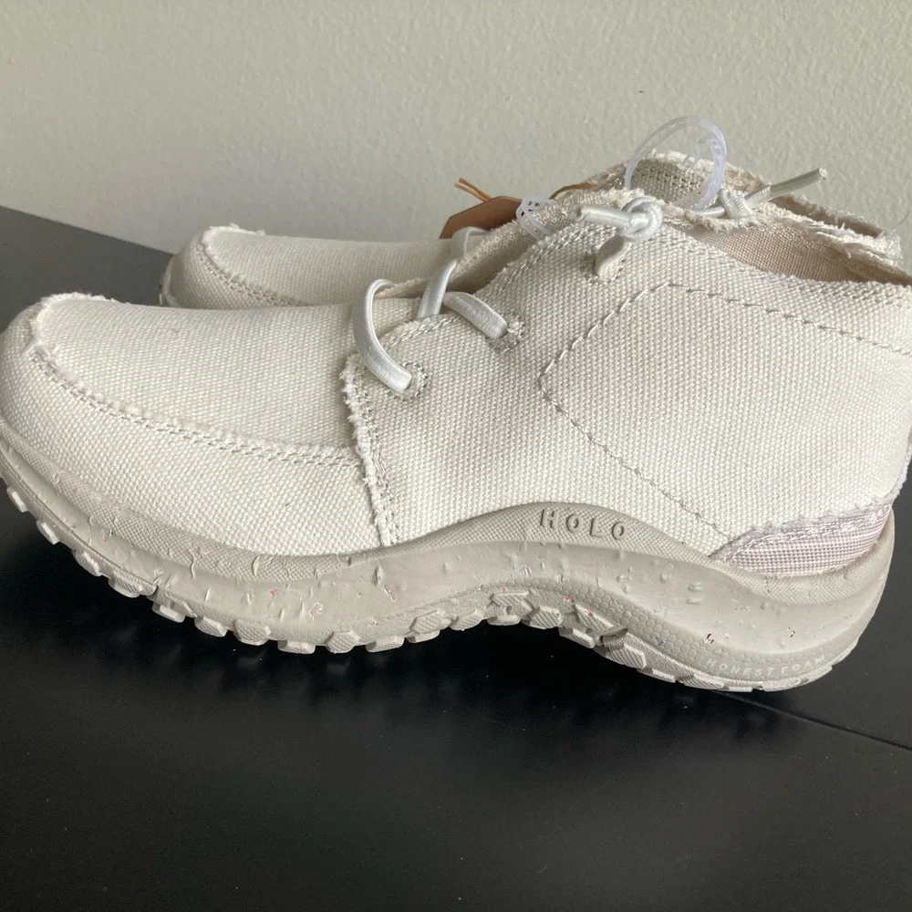 NWT HOLO Footwear ECO Canvas Slip-On Sneakers Size 5 Ivory